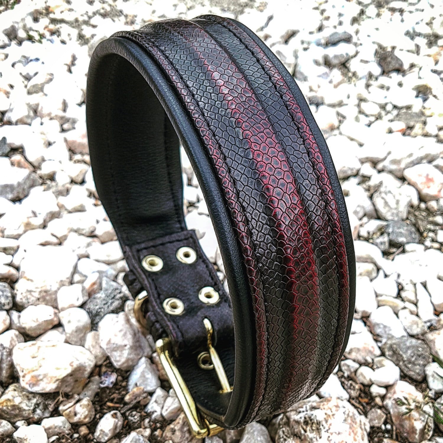 Bestia "Cobra" Leather Dog Collar - Handmade Cobra Pattern, Padded, Solid Brass