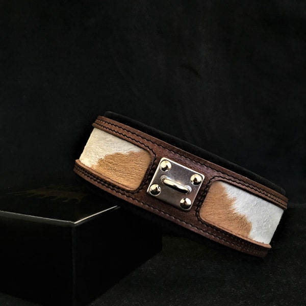 Collier pour chien "Buffalo" Bestia ™ avec décor en peau de vache et coussin en cuir souple. Fabriqué à la main en Europe