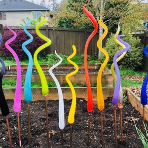 Glass yard art- gorgous spirals