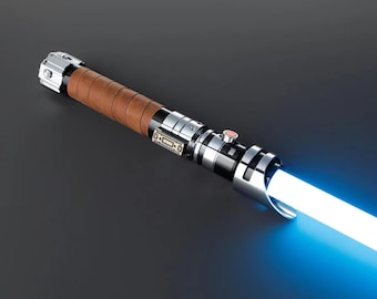 Sabre laser SW Starkiller SK2 - Réplique personnalisée du sabre laser Starkiller SK2 par LGT Sabres