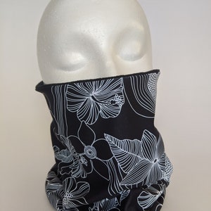 Black and white face and neck mask, full face covering, neck gaiter, bamboo mask, floral face covering, women’s mask, ladies face mask