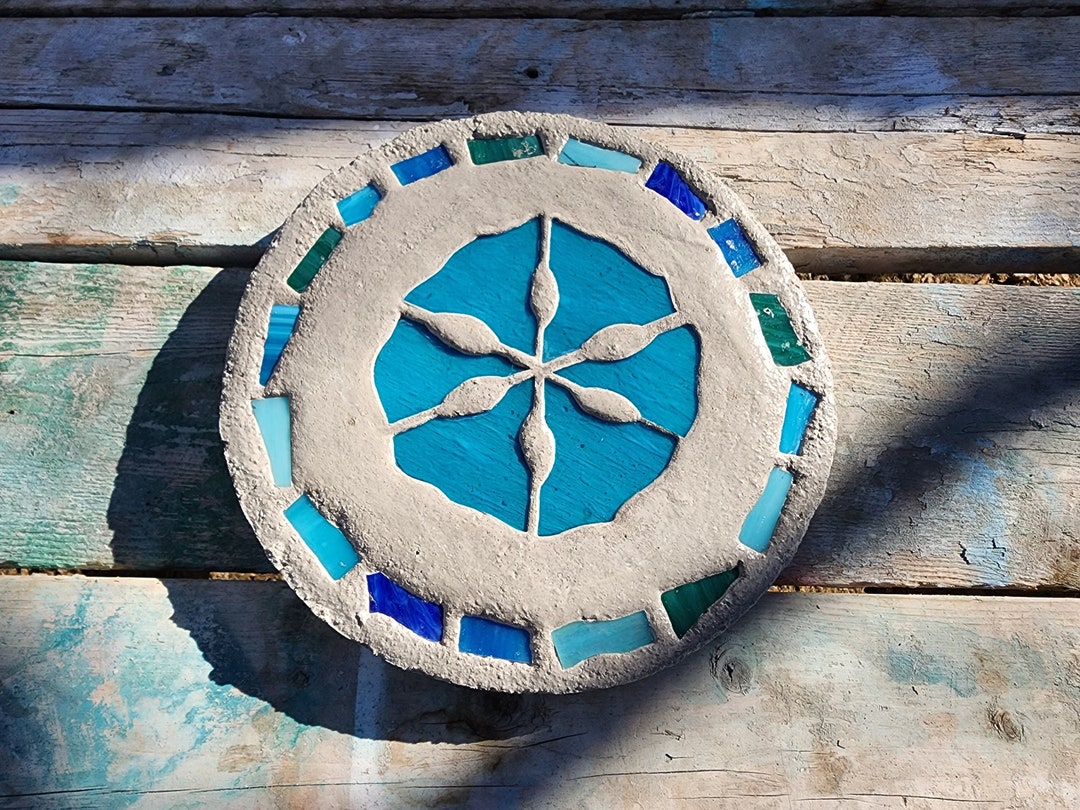 Sand Dollar Stepping Stone, 14, Solid Concrete, Stained Glass Inlay