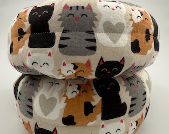 Cats Skate Soakers – Soft Puffy Blade Covers – Handmade Figure Skate Guards for Cat Lovers