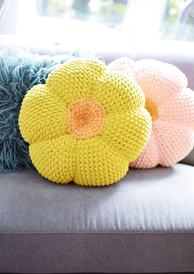 CROCHET PATTERN the Retro Throw Pillow Pattern Crochet Etsy