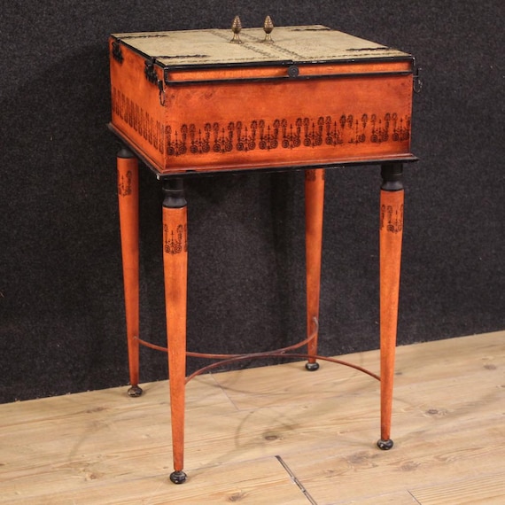 Elegant 20th century neoclassical style game table