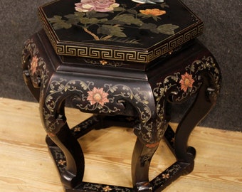 French lacquered and painted chinoiserie side table