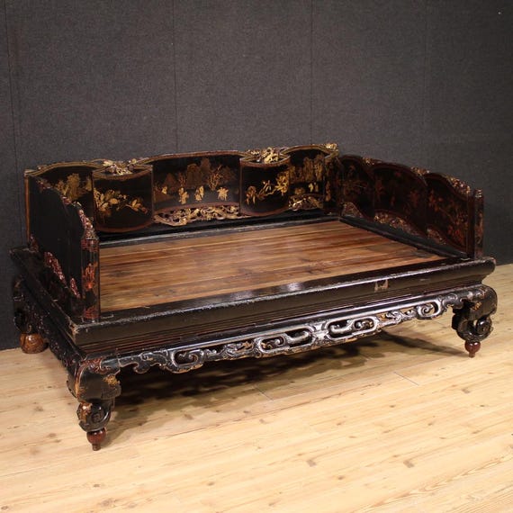 Opium bed Chinese furniture lacquered and gold wood 19th century sofa couch