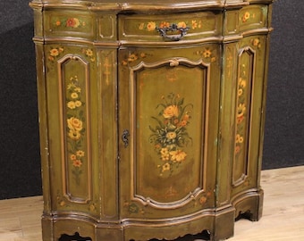 Painted and sculpted corner cupboard in the Venetian style of the 20th century