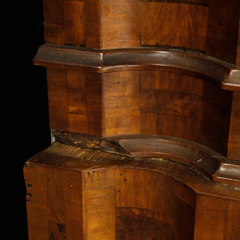 mahogany and beech Venetian trumeau in walnut burl