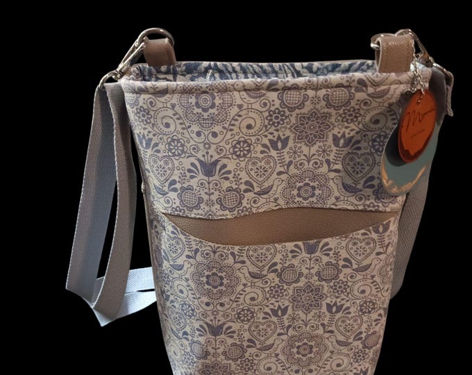 Cork and Faux Leather Basic Crossbody Bag with Snap Closure, Sustainable Hands-Free Purse, Minimalist Everyday Carry, Adjustable Strap