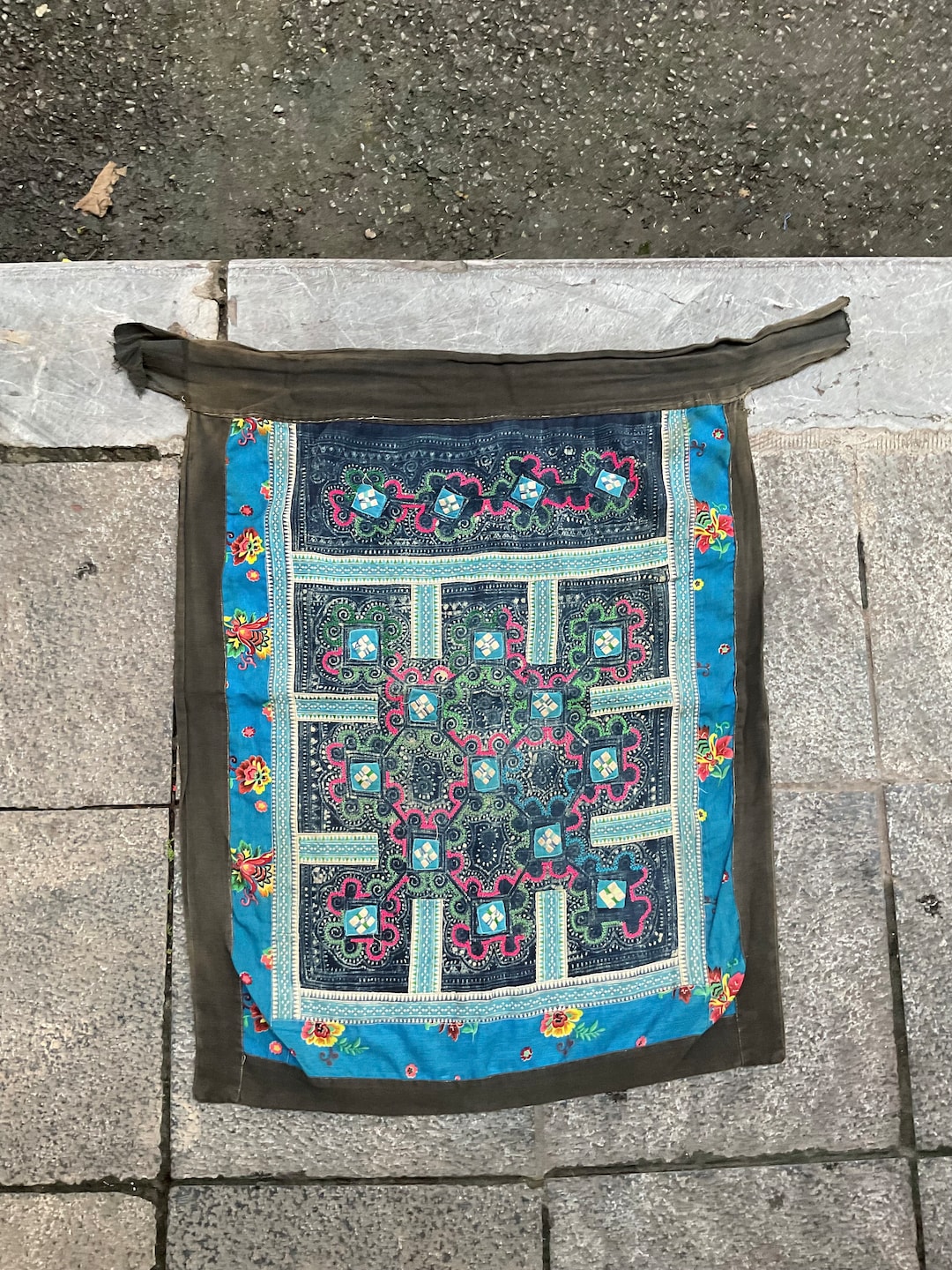 ベトナム北部のビンテージ モン族のバティック ベビーキャリア - Etsy 日本