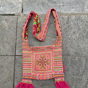 Vintage tribal Flowers Hmong shoulder bag in the north of Vietnam
