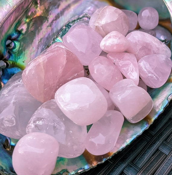 Rose Quartz Crystal / High Quality / Tumbled Rose Quartz Stone / Heart Chakra Crystal / Healing Crystals and Stones / Self Love / Many Sizes