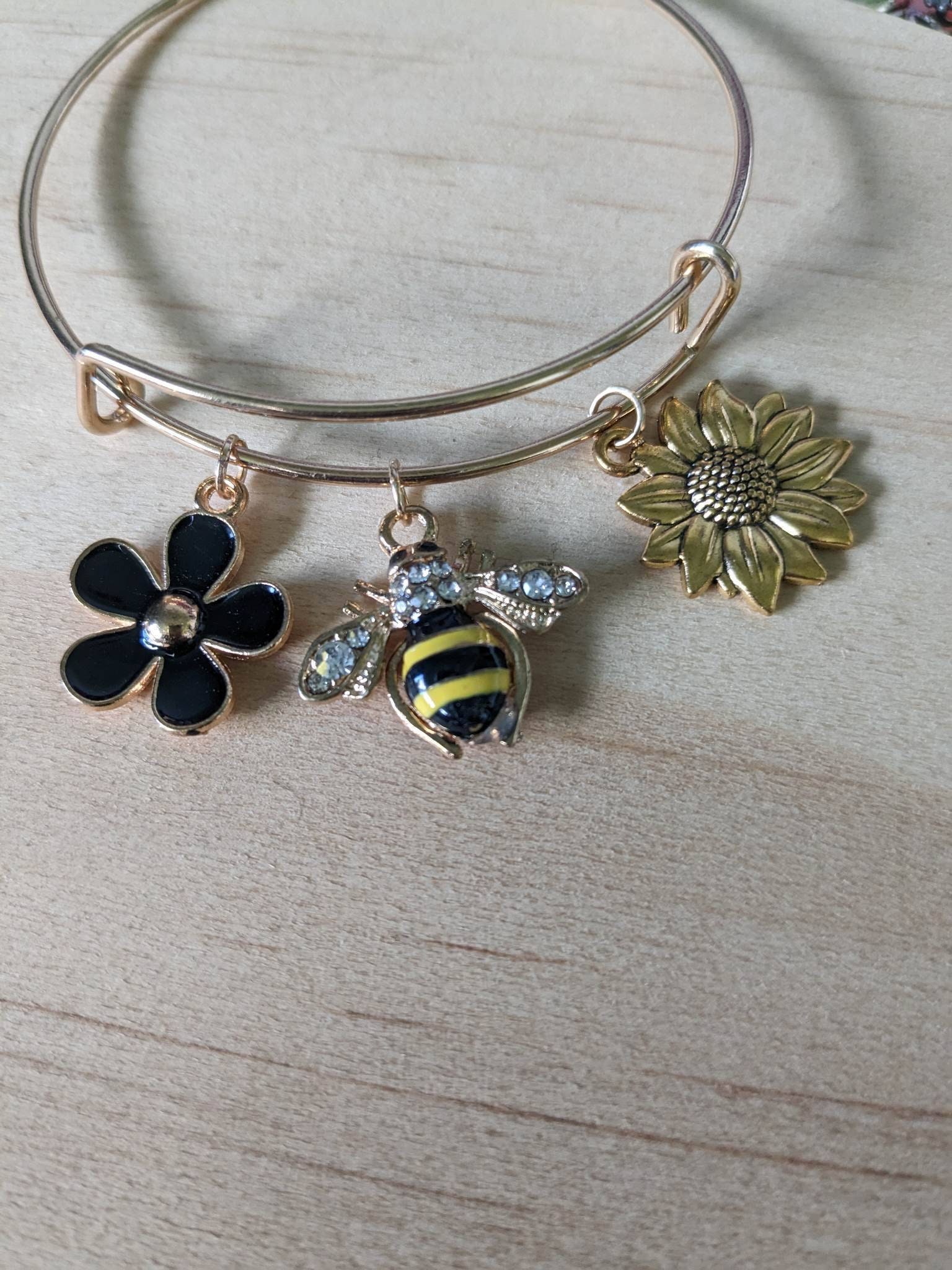 Bee Bracelet, Bumble Bee Charm Bracelet, Adjustable Charm Bracelet – Jenn's  Handmade Jewelry