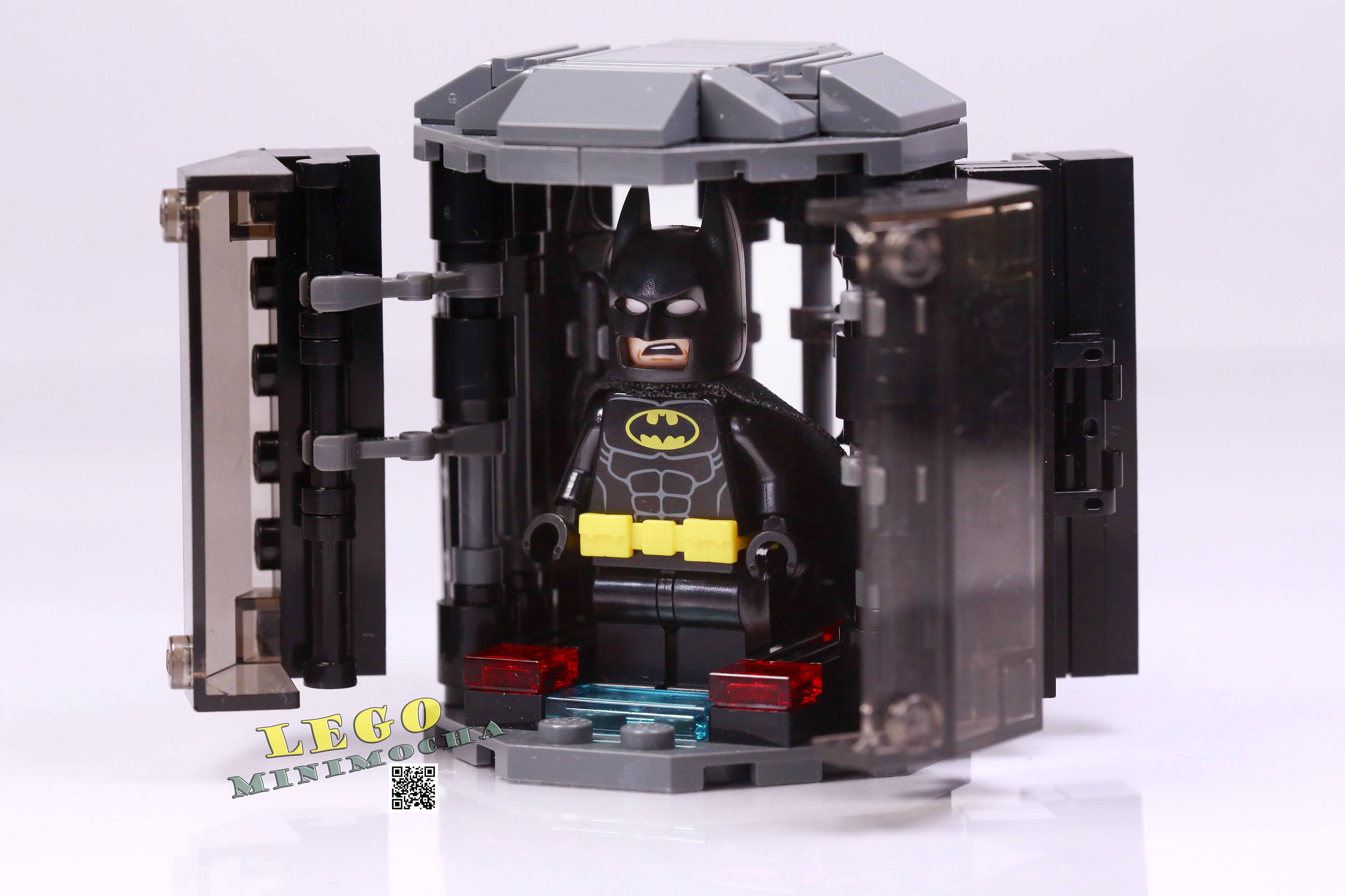 LEGO did everything right with its new 2,500-piece vintage Batman set