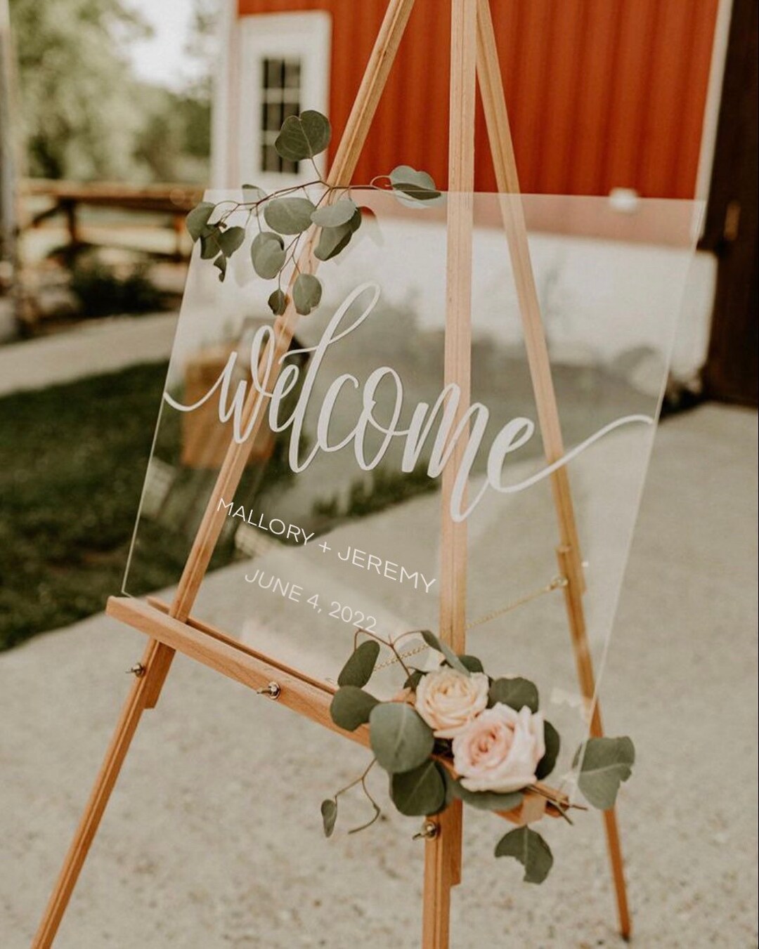 Acrylic Last Name Wedding Sign – Adorning Oaks
