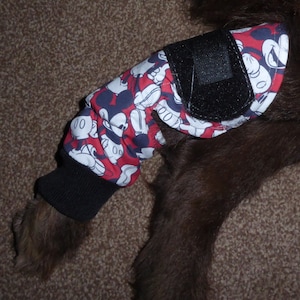 Protección de codo para perros (corvejón) acolchada, reduce el riesgo de desarrollar callos dolorosos, úlceras por presión o higromas. Utilizado por veterinarios en todo el mundo.