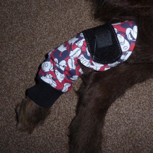 Dog Elbow  protection ( Hock) Padded , reduce the risk of developing painful calluses, pressure sores, or hygromas.  used by vets word wide.