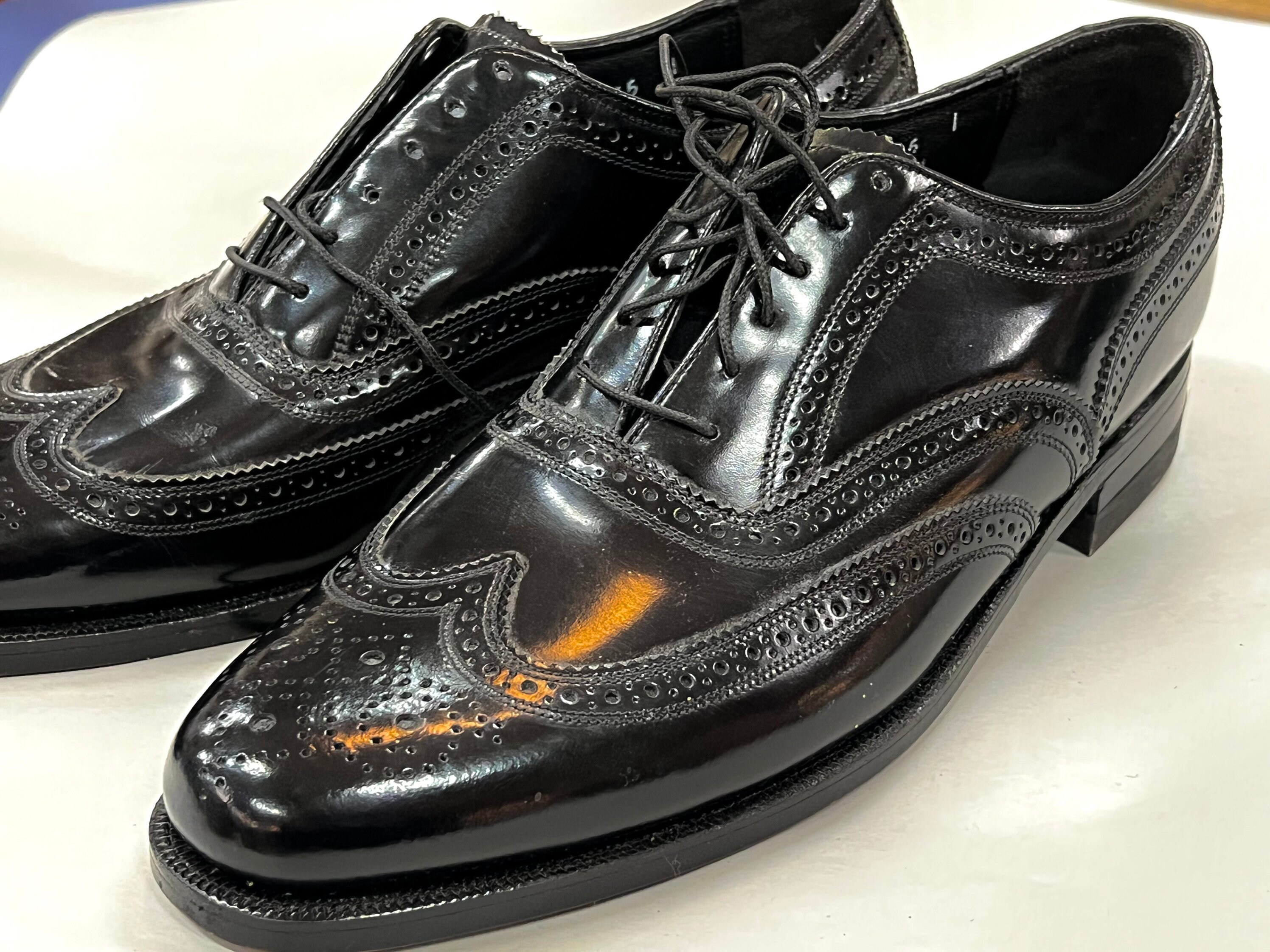 florsheim wingtip shoes