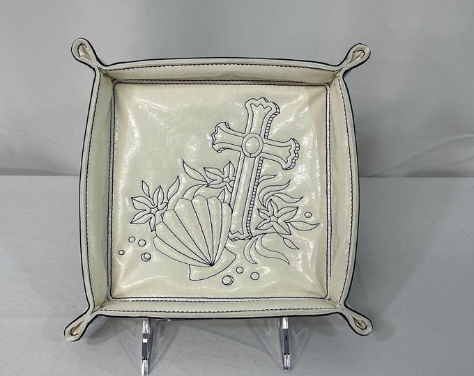 Versatile Medium Cross with Shell Design Catchall Tray - Perfect Travel Accessory & Beach Lover Dice Holder