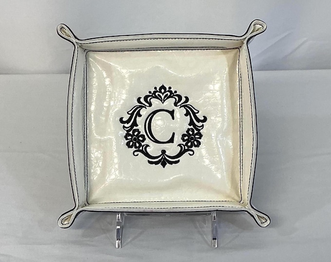 Personalized Letter C Damask Design Travel Catchall Tray-Medium DND Dice Tray, Bridesmaid Gift, Flowers, Jewelry Organizer, Jewelry Tray