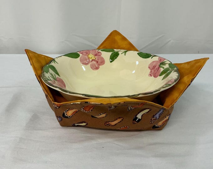 Large Reversible Microwave Bowl Cozy - Many Shoe Designs on Fabric - Perfect for Casserole & Salad Bowls 8” Bottom x 10” Top