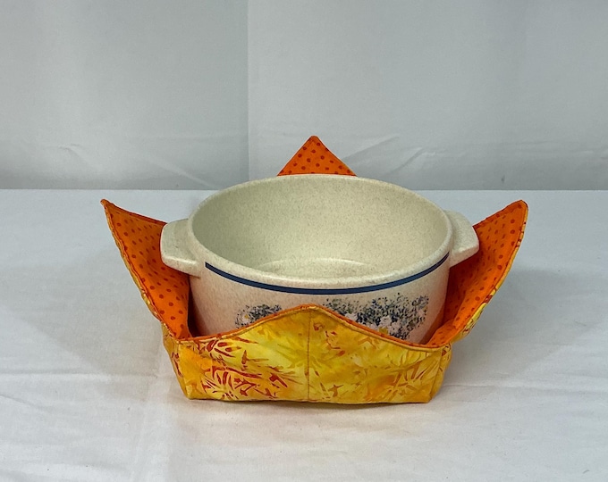 Large Reversible Casserole and Salad Bowl Microwavable Cozy-Oriental Bamboo with Dots Galore 8” Bottom 10" Top Hot Dishes/Leftovers Hot Pad