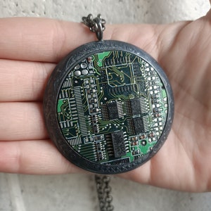 Collier pendentif geek cyber circuit informatique ,bijou pour elle,collier carte mère, bijou technologique,bijou circuit imprimé, cadeau
