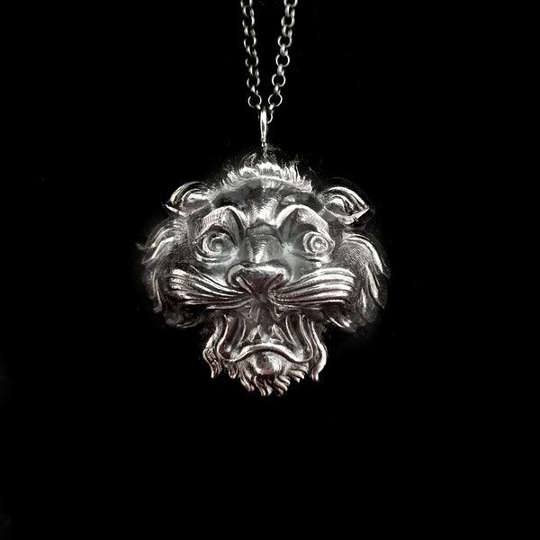 Collier pendentif tête de lion-animal -mascaron ancien XIXème siècle-antique,chic-bronze argenté patiné-femmes et hommes-vintage-cadeau