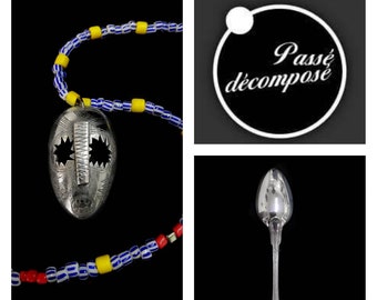 collier AFRICA-  masque-bijou cuillère-cuillère recyclée-gravée-masque africain- argenté patiné-perles du Ghana