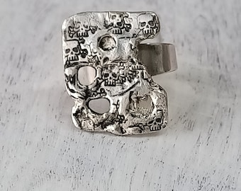 Skull ring, adjustable ring, women's skull ring, women's gothic jewelry, women's jewelry gift, women's silver ring, women's gift