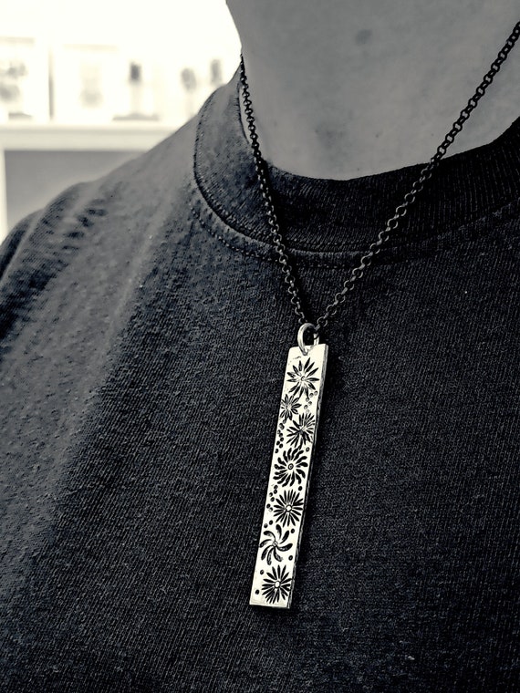 Collier Court Vintage En Métal Doré – Orné De Fleurs Stylisées Et Oxydes – Occasion