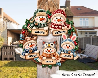 Snowman Family Christmas Personalized Wood Sign, Custom Grandma Grandpa Wreath with Grandkids Names, Holiday Door Decor, Grandparents Gift