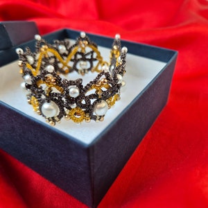 Spetsarmband med frivolitet: Handgjorda Frivolité-smycken med pärlkulor without a gift box