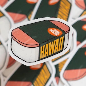 Spam Musubi Hawaii Travel Sticker - Linda pegatina de comida hawaiana, calcomanía de vinilo para computadora portátil, botellas de agua o maletas. ¡Un gran regalo!