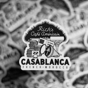 Rick's Cafe en Casablanca: pegatina de viaje de inspiración vintage. Un gran regalo para viajeros y amantes del cine clásico.
