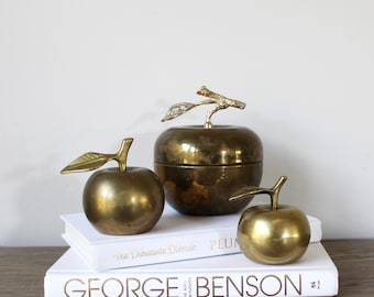 Vintage Brass Apple Box, Brass Apple Paperweight, Teacher Gift, Trinket Box, Brass Paperweight, Desk Decor, Bookshelf Decor