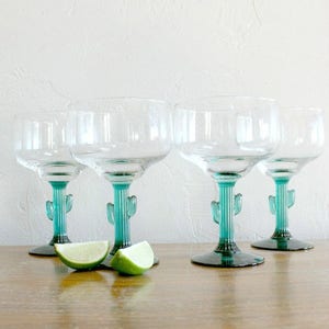 4 Cactus Margarita Glasses, Vintage Margarita Glasses Extra Large Cocktail Glasses, Cactus Glasses Green Stem, Novelty Barware Party Glasses