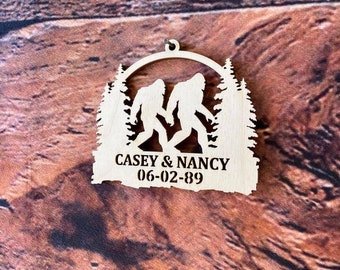 BigFoot Couple Ornament, Sasquatch Couple, Bigfoot Love,