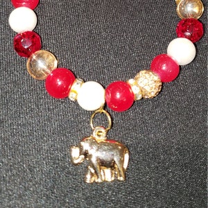 Delta stretch bracelet