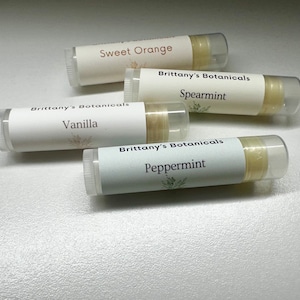 Organic Lip Balms: Natural Moisturizing Flavors