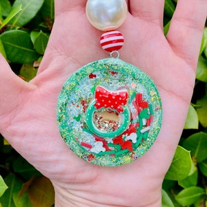 Christmas Beaded Shaker Keychain, Christmas Wreath Beaded Shaker Keychain, Beaded Shaker Keychain, Holiday Shaker Beaded Badge Reel, Holiday