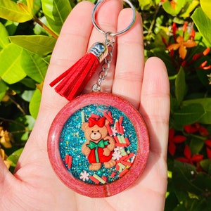 Bear Shaker Keychain with Tassel Accent, Christmas Bear Shaker Keychain, Bear Keychain, Shaker Keychain, Holiday Shaker Keychain, Holidays