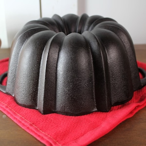 Vintage Cast Iron Mini Bundt Cake Muffin Pan with Handles UNMARKED