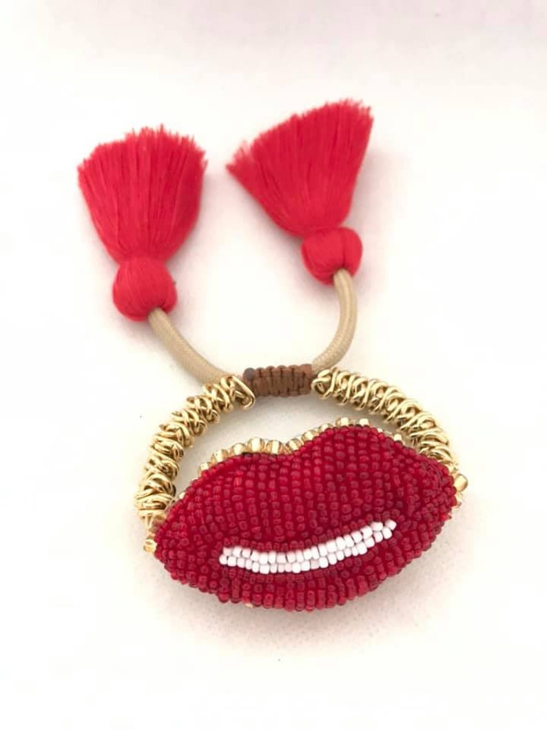 summer-gift idea-accessories-pantallas-zarcillos tassel red earring Earring lips big earring-lips-red and white-handmade-beads-valentines