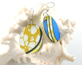 Boucles d/'oreilles et tissu wax cauri coquillage dore