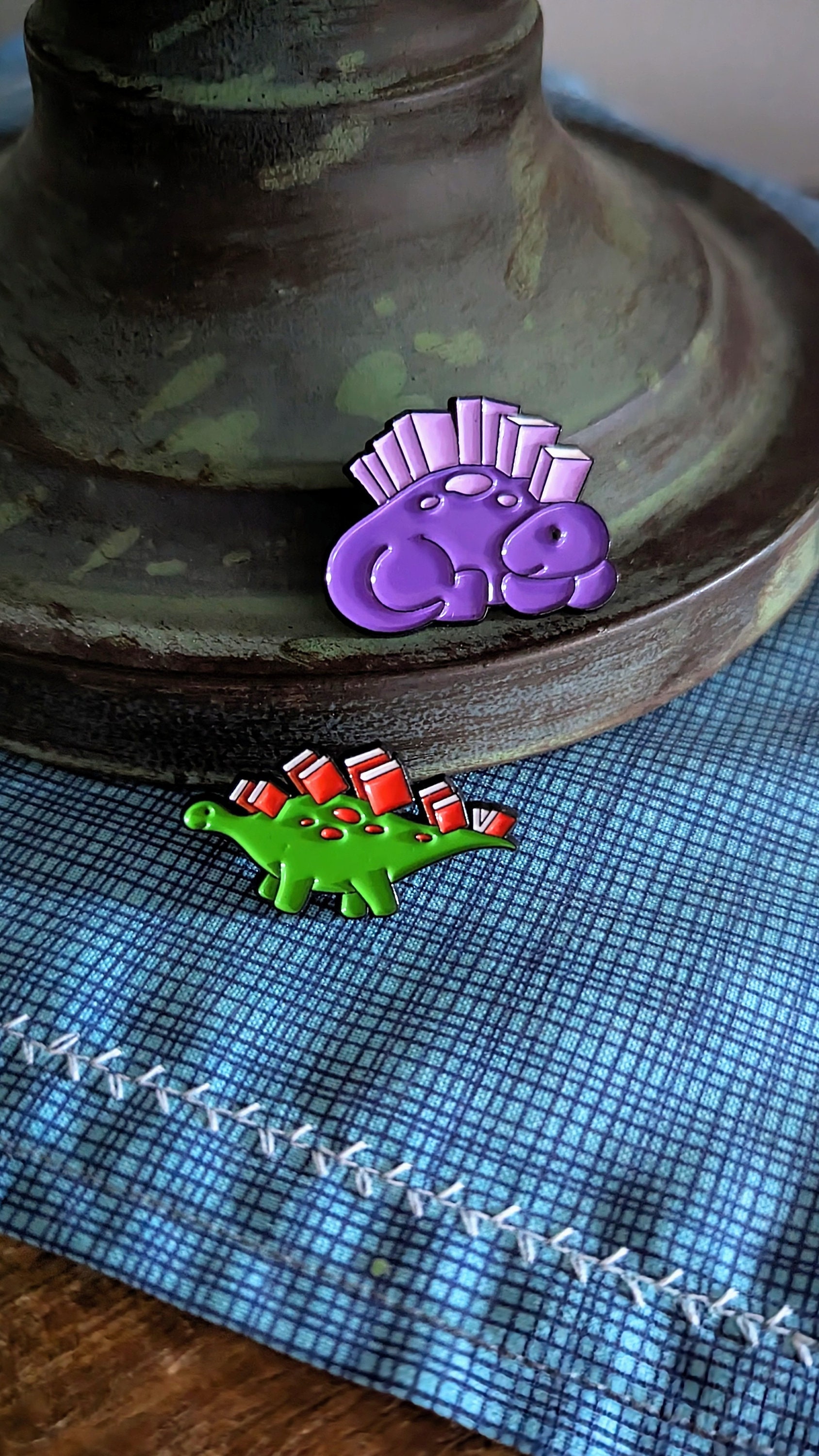 Reading Pin & Sticker Gift Wrapped Set, Colorful Book Enamel Pushpin ...