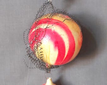Vintage hand-painted glass Christmas ornament wire-wrapped collector's item rare Czechoslovakia 1940s