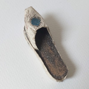 Antiguo adorno navideño de mica de cartón checo hecho a mano zapato coleccionable