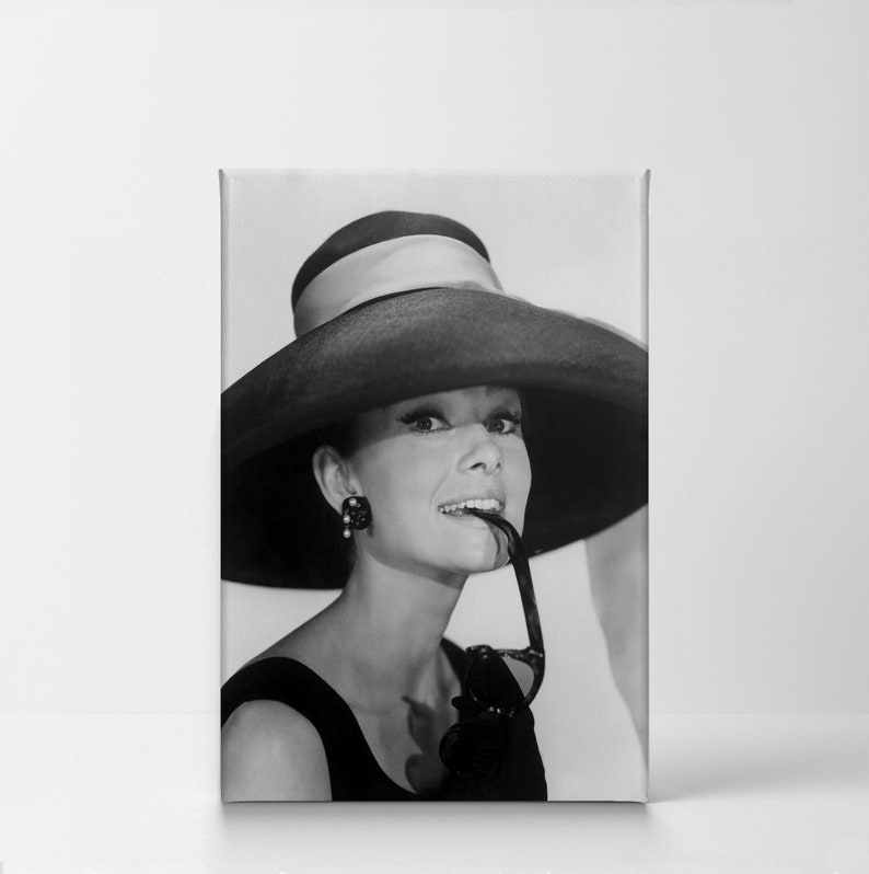 audrey hepburn sunglasses breakfast at tiffany's